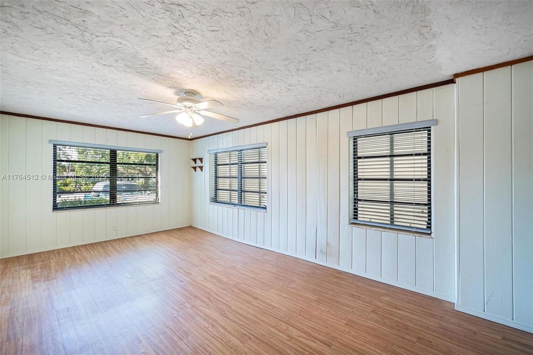 Recently Sold: $779,000 (4 beds, 3 baths, 1888 Square Feet)