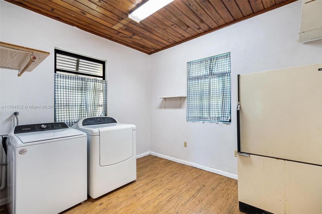 Recently Sold: $779,000 (4 beds, 3 baths, 1888 Square Feet)