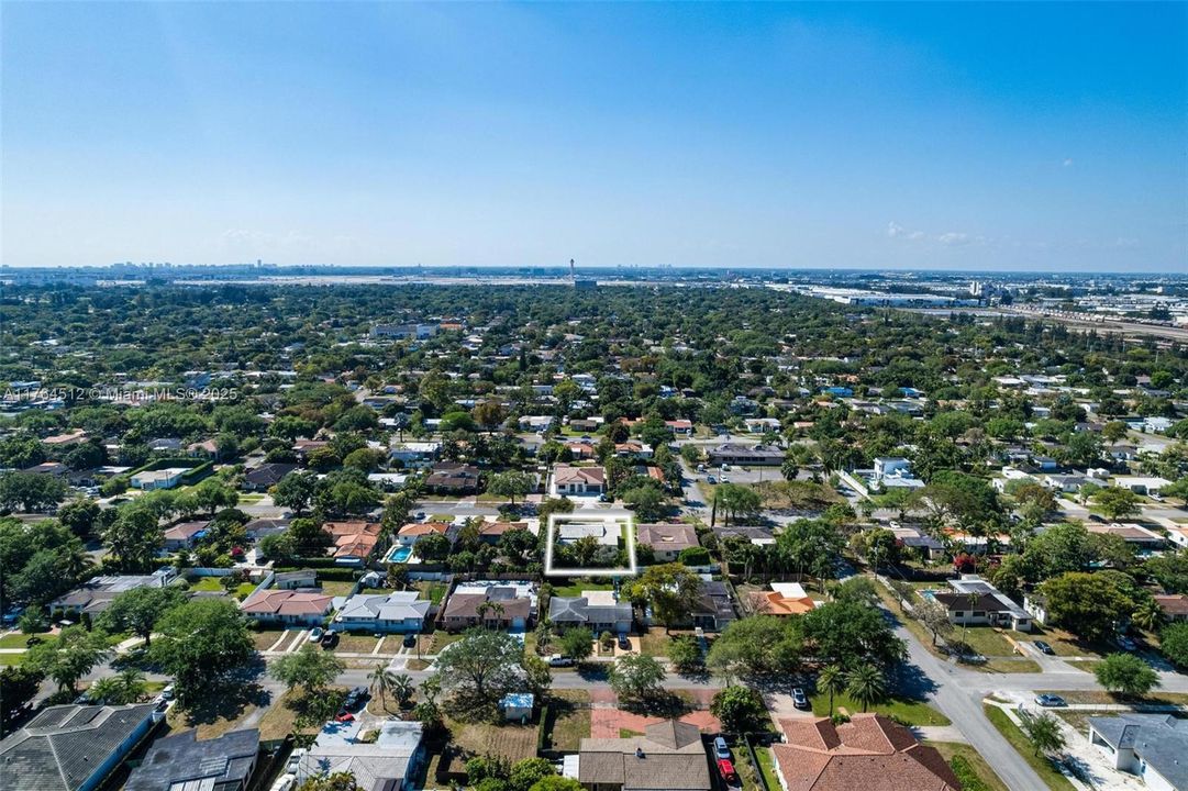 Recently Sold: $779,000 (4 beds, 3 baths, 1888 Square Feet)