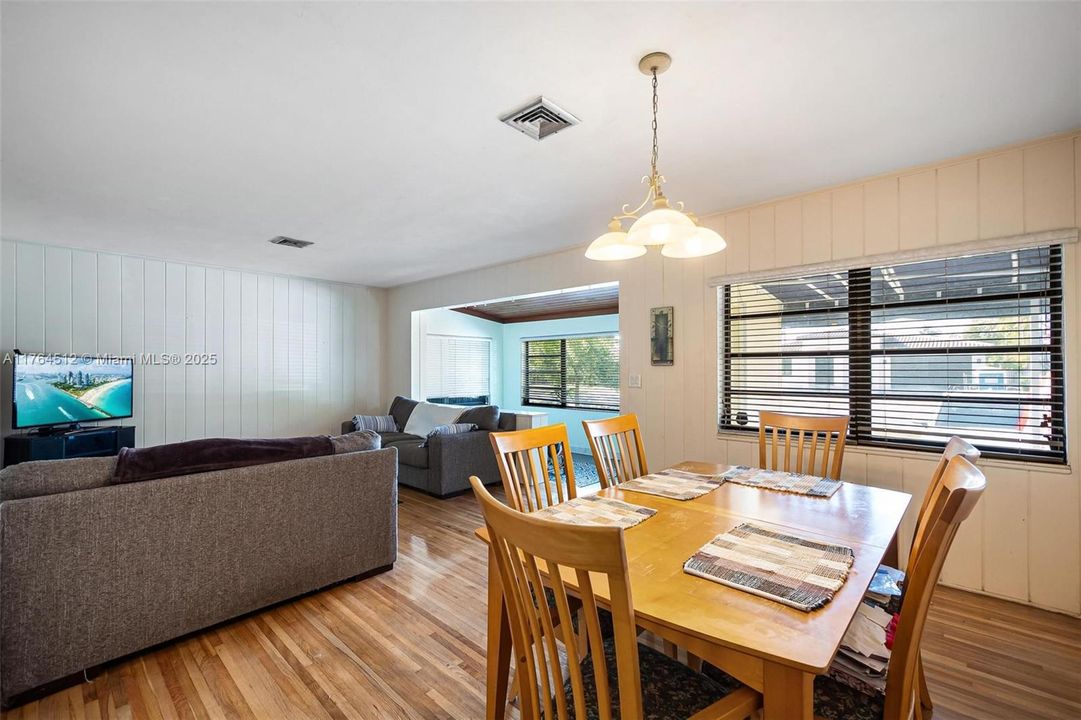 Recently Sold: $779,000 (4 beds, 3 baths, 1888 Square Feet)