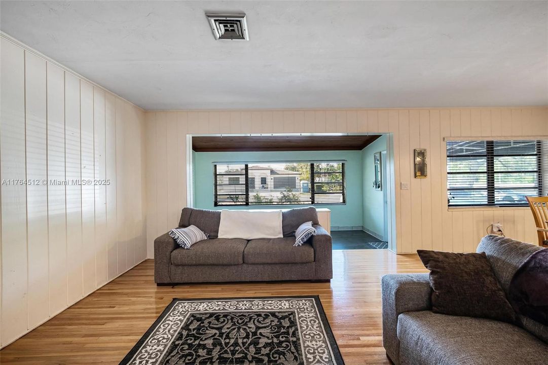 Recently Sold: $779,000 (4 beds, 3 baths, 1888 Square Feet)