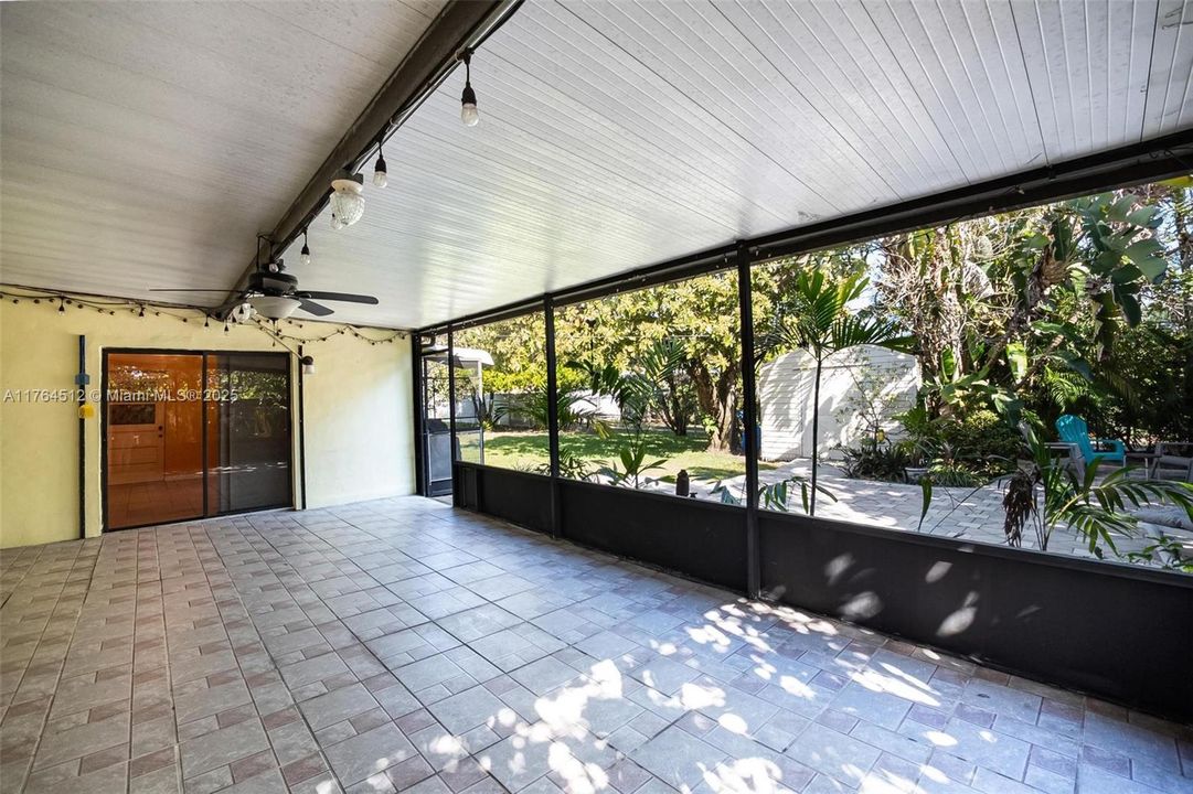 Recently Sold: $779,000 (4 beds, 3 baths, 1888 Square Feet)