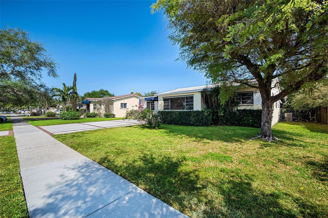 Recently Sold: $779,000 (4 beds, 3 baths, 1888 Square Feet)