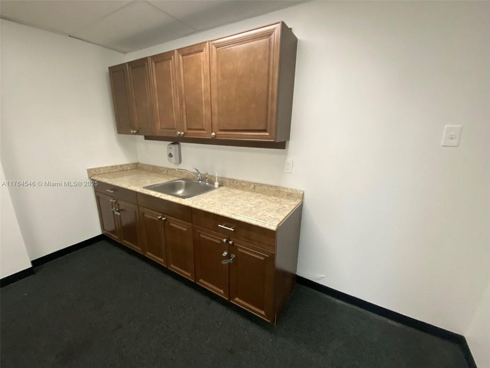 出租: $24 (0 贝兹, 0 浴室, 0 平方英尺)