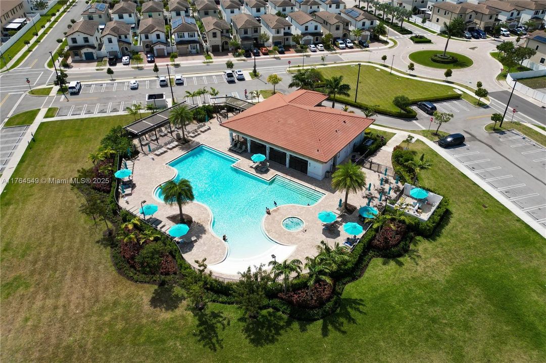 Vendido Recientemente: $535,000 (3 camas, 2 baños, 1376 Pies cuadrados)