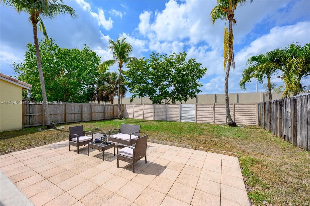 Recently Sold: $649,900 (4 beds, 2 baths, 1866 Square Feet)