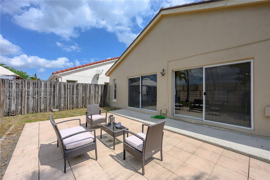 Recently Sold: $649,900 (4 beds, 2 baths, 1866 Square Feet)