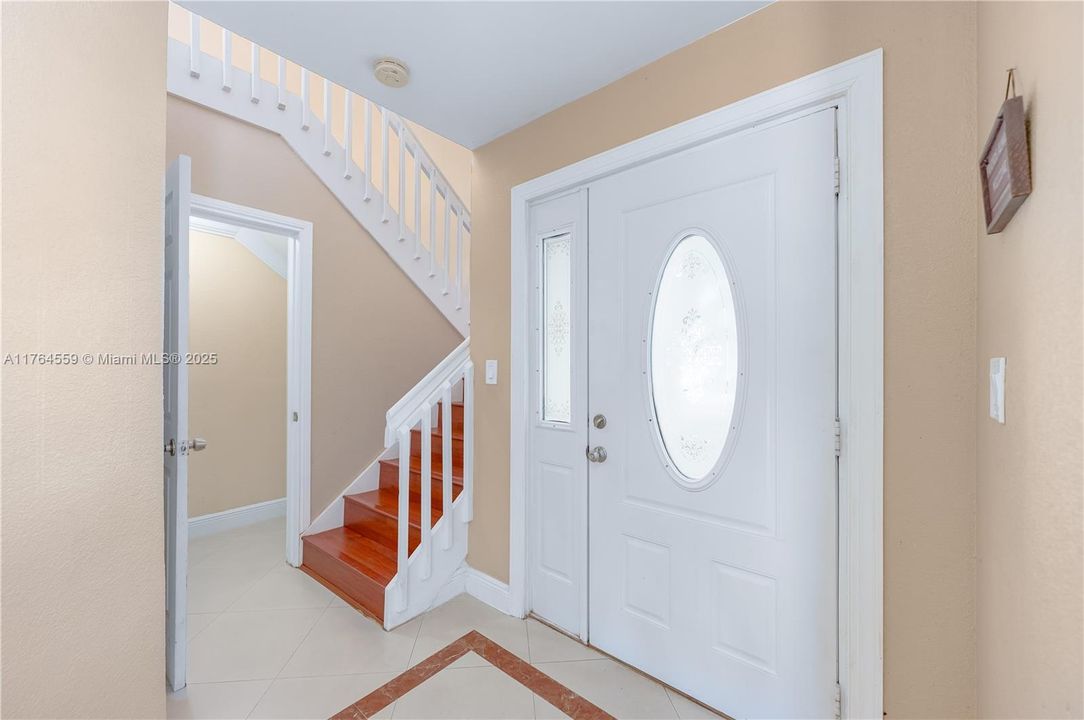 Recently Sold: $649,900 (4 beds, 2 baths, 1866 Square Feet)