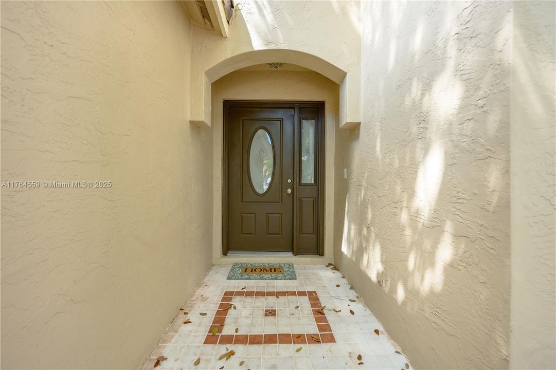 Recently Sold: $649,900 (4 beds, 2 baths, 1866 Square Feet)