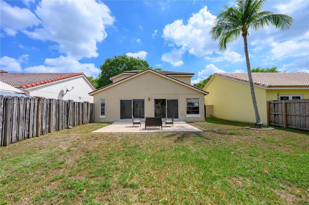 Recently Sold: $649,900 (4 beds, 2 baths, 1866 Square Feet)