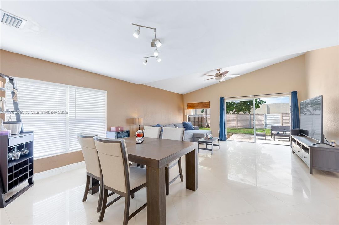 Recently Sold: $649,900 (4 beds, 2 baths, 1866 Square Feet)