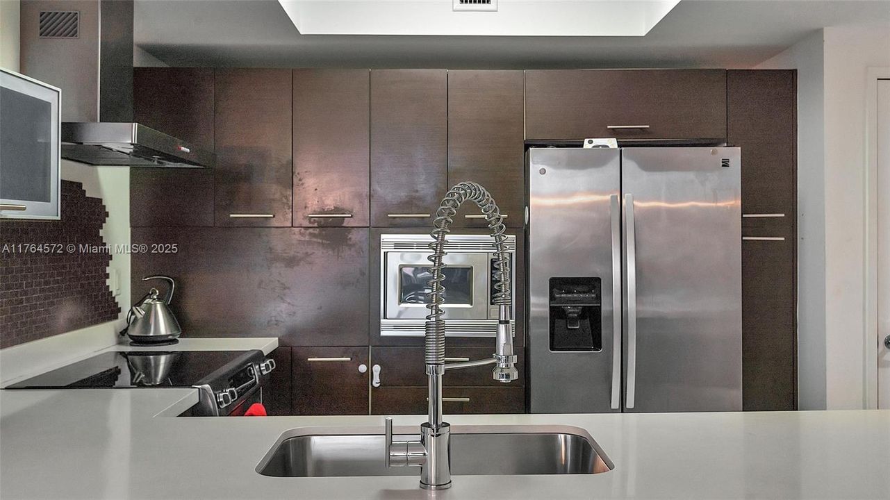 En Venta: $799,000 (3 camas, 2 baños, 1447 Pies cuadrados)