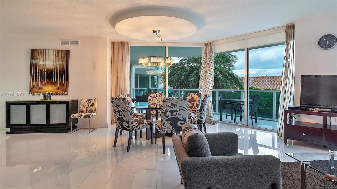 En Venta: $799,000 (3 camas, 2 baños, 1447 Pies cuadrados)