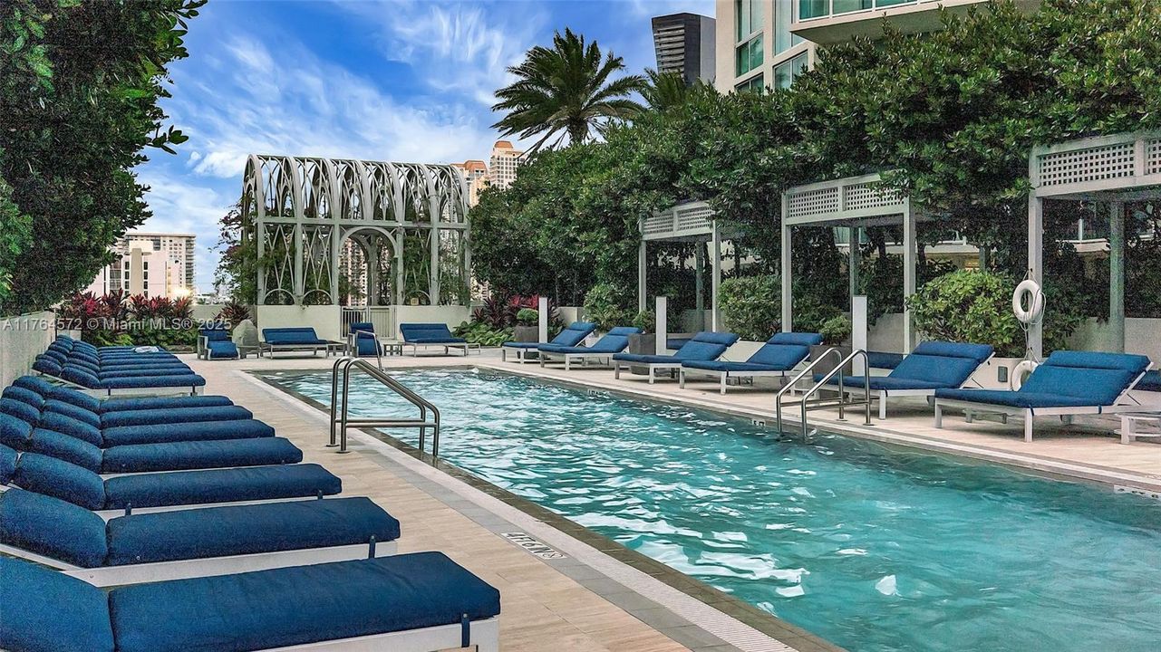 En Venta: $799,000 (3 camas, 2 baños, 1447 Pies cuadrados)