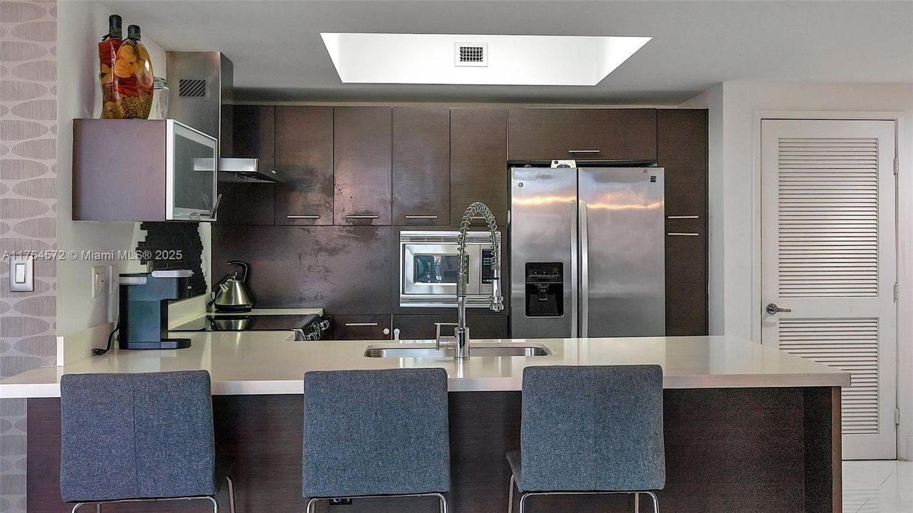 En Venta: $799,000 (3 camas, 2 baños, 1447 Pies cuadrados)