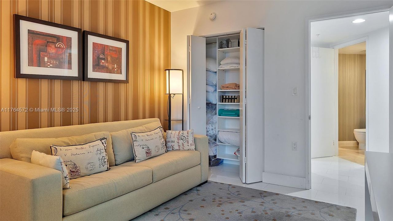 En Venta: $799,000 (3 camas, 2 baños, 1447 Pies cuadrados)