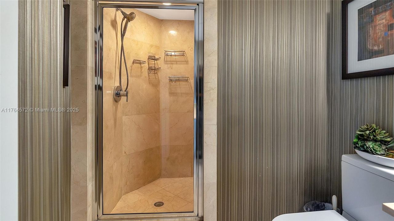 En Venta: $799,000 (3 camas, 2 baños, 1447 Pies cuadrados)