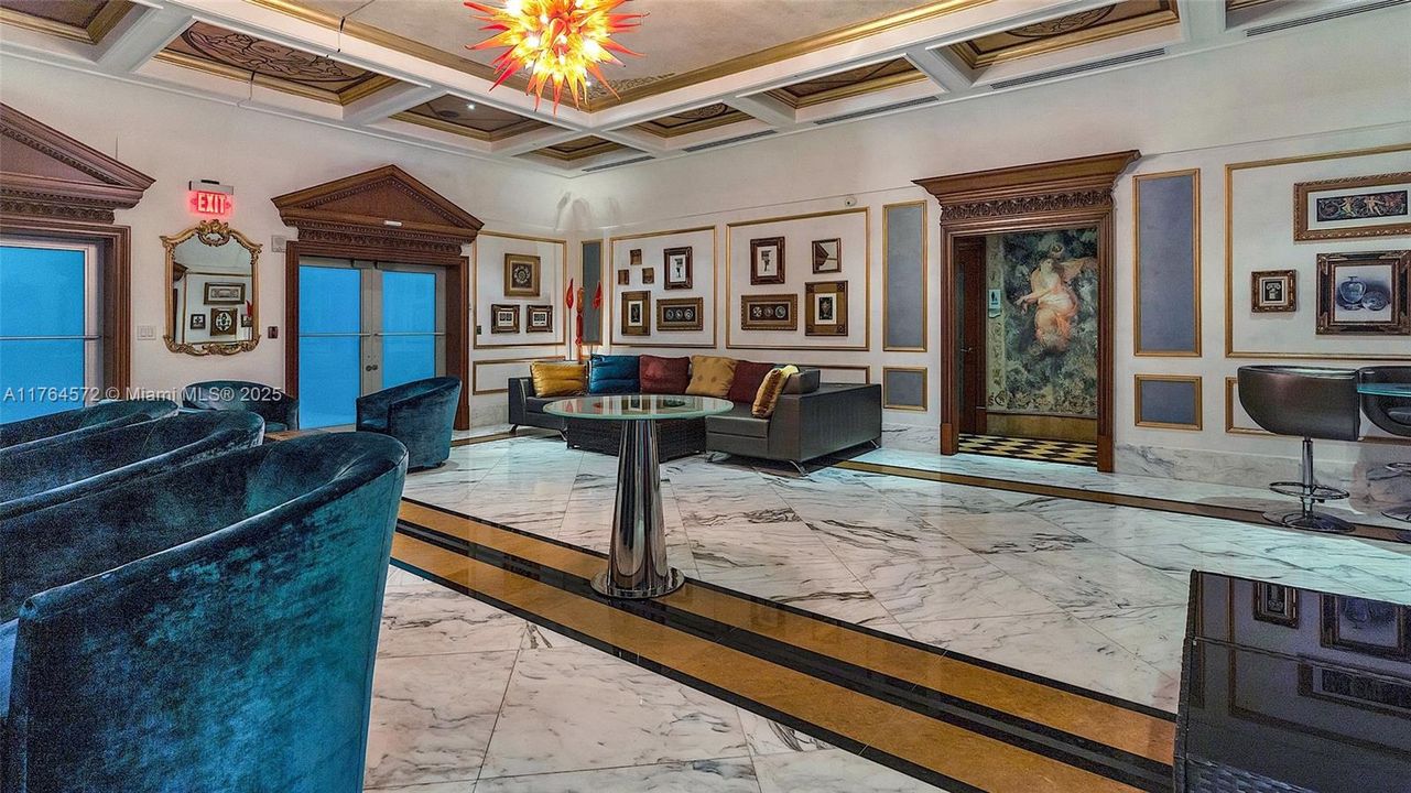 En Venta: $799,000 (3 camas, 2 baños, 1447 Pies cuadrados)