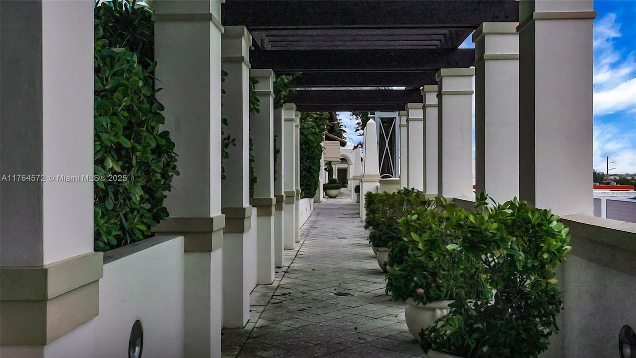 En Venta: $799,000 (3 camas, 2 baños, 1447 Pies cuadrados)