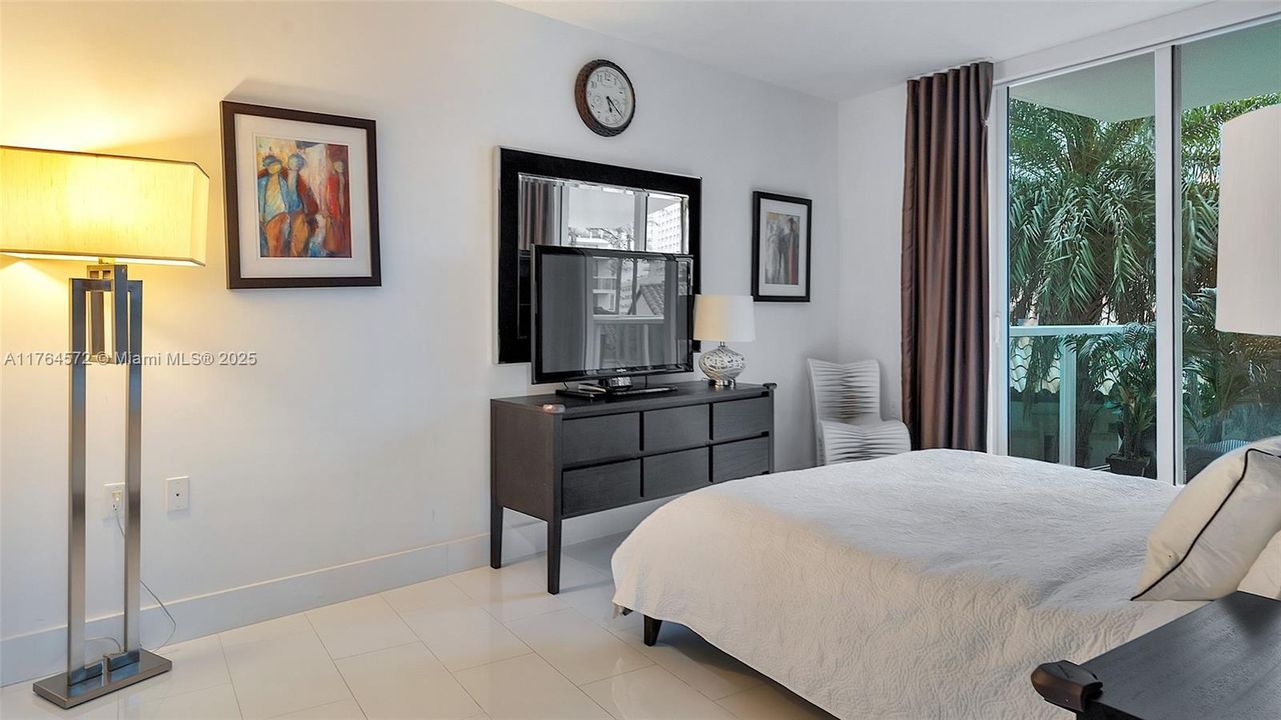 En Venta: $799,000 (3 camas, 2 baños, 1447 Pies cuadrados)