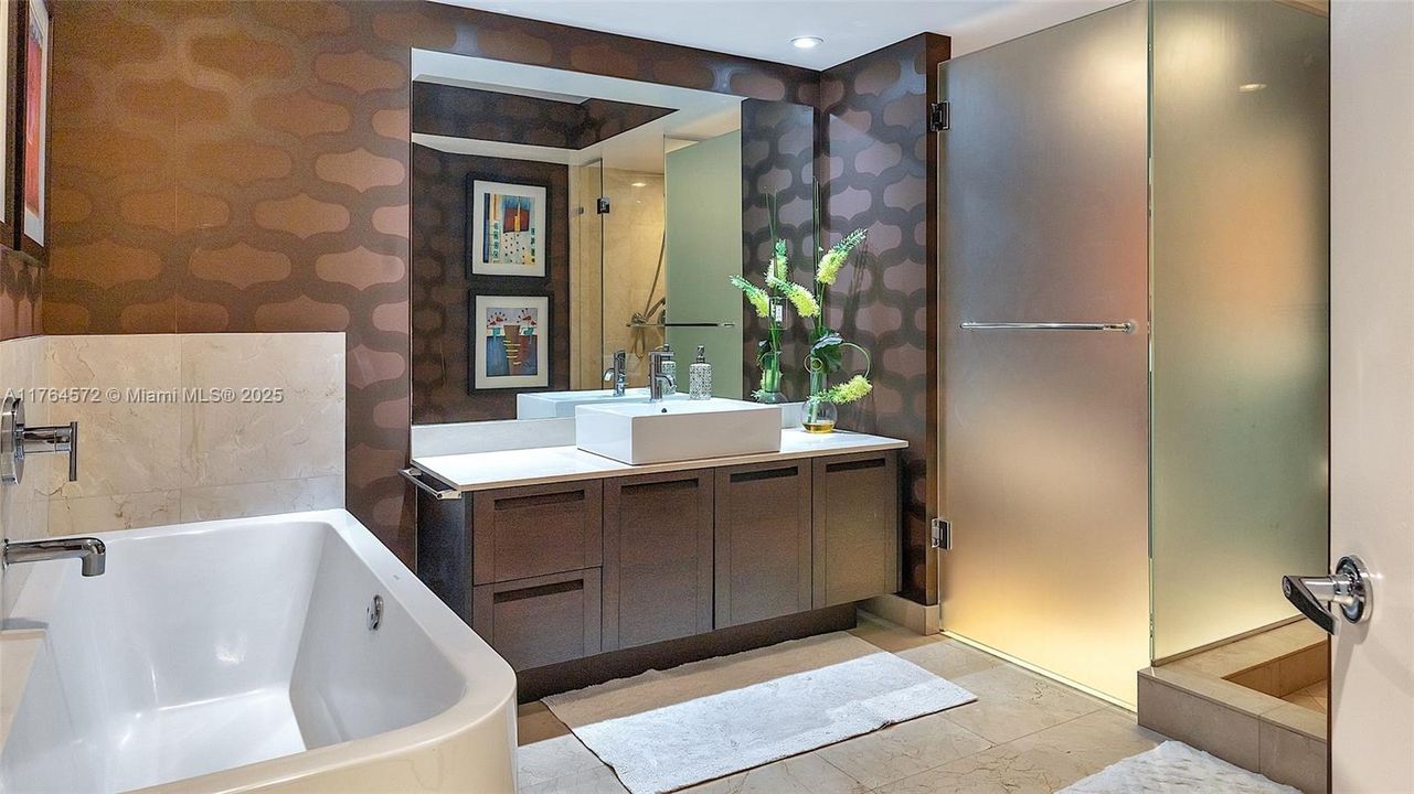 En Venta: $799,000 (3 camas, 2 baños, 1447 Pies cuadrados)