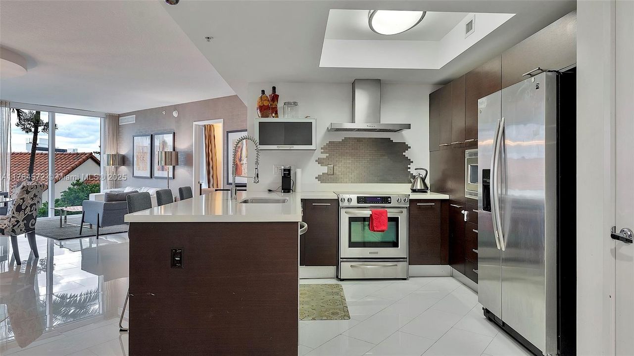 En Venta: $799,000 (3 camas, 2 baños, 1447 Pies cuadrados)