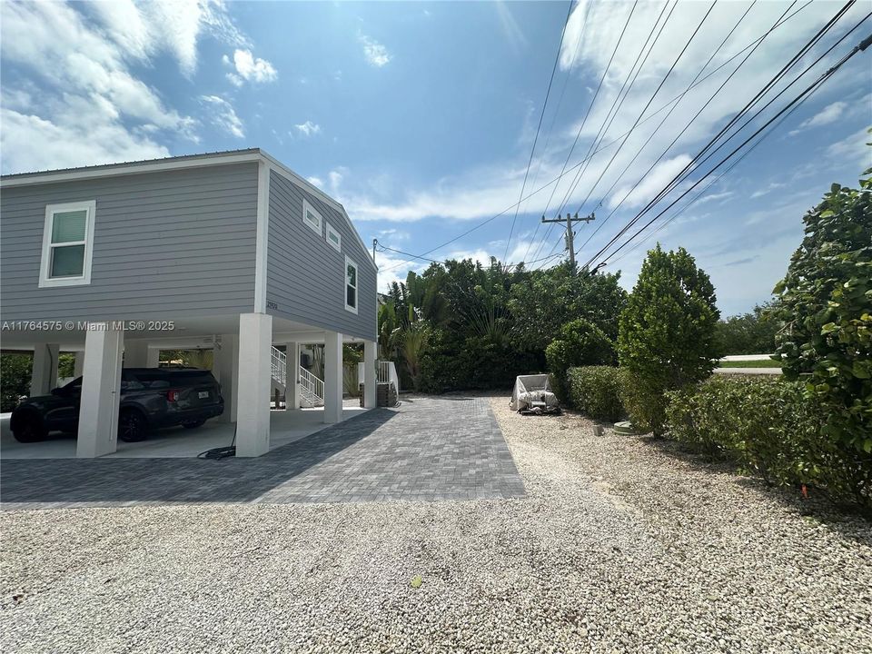 最近售出: $855,000 (3 贝兹, 2 浴室, 1242 平方英尺)