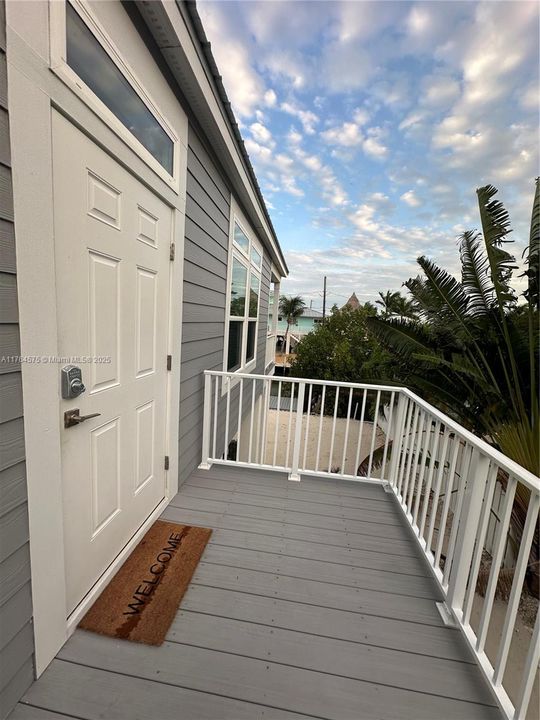 最近售出: $855,000 (3 贝兹, 2 浴室, 1242 平方英尺)