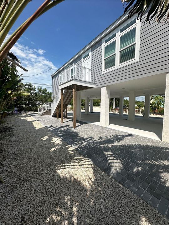 最近售出: $855,000 (3 贝兹, 2 浴室, 1242 平方英尺)