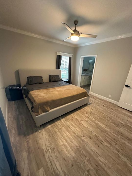 最近售出: $855,000 (3 贝兹, 2 浴室, 1242 平方英尺)