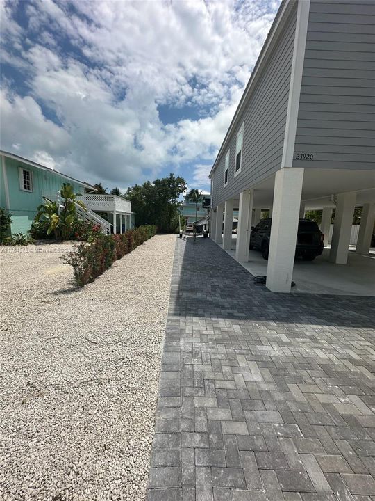 最近售出: $855,000 (3 贝兹, 2 浴室, 1242 平方英尺)