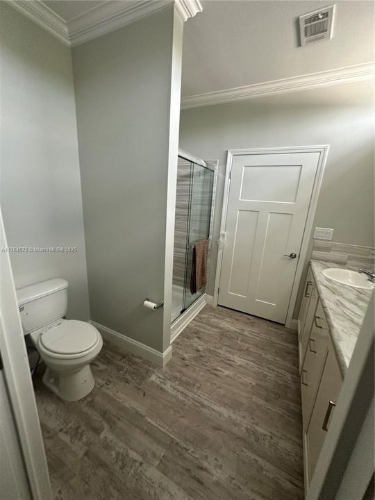 最近售出: $855,000 (3 贝兹, 2 浴室, 1242 平方英尺)