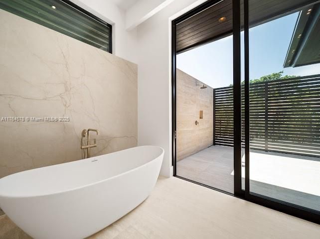 Недавно продано: $10,500,000 (6 спален, 7 ванн, 5882 Квадратных фут)