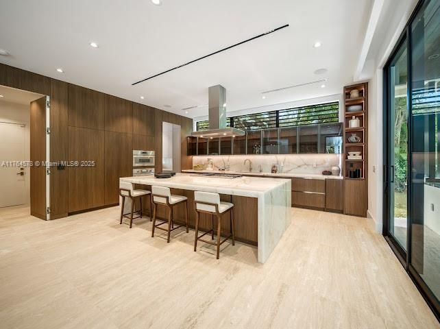 Недавно продано: $10,500,000 (6 спален, 7 ванн, 5882 Квадратных фут)