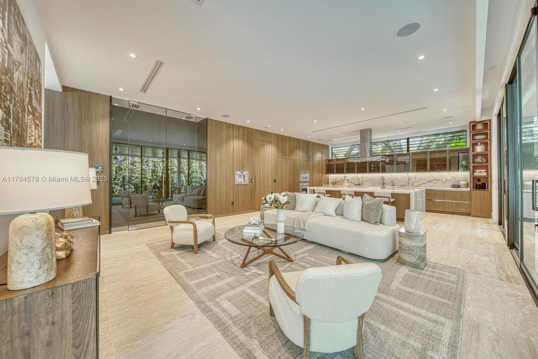 Недавно продано: $10,500,000 (6 спален, 7 ванн, 5882 Квадратных фут)