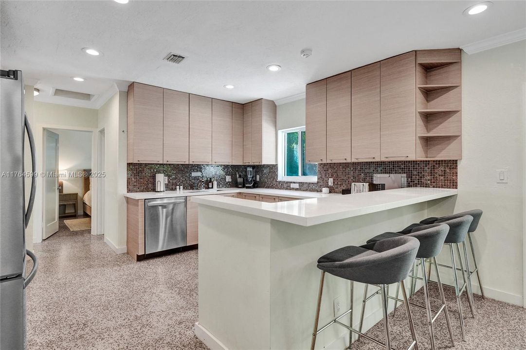 Recientemente alquilado: $7,500 (4 camas, 3 baños, 1911 Pies cuadrados)