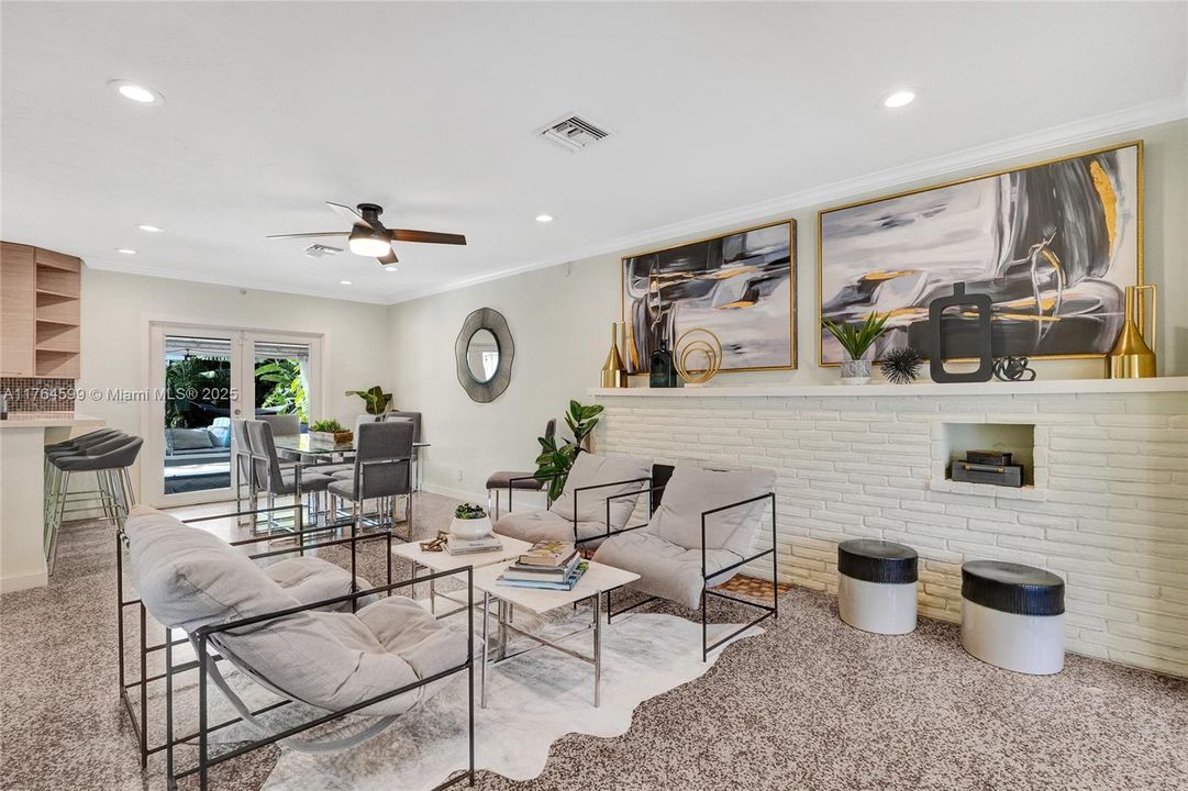 Recientemente alquilado: $7,500 (4 camas, 3 baños, 1911 Pies cuadrados)