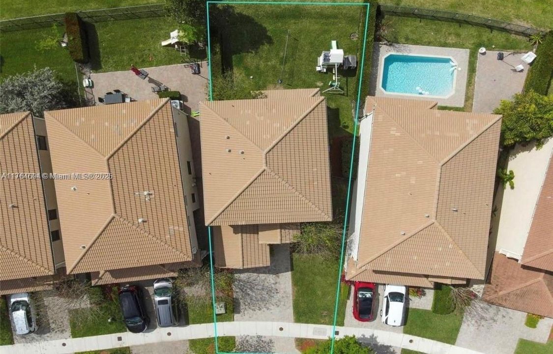 For Sale: $760,000 (3 beds, 2 baths, 1965 Square Feet)