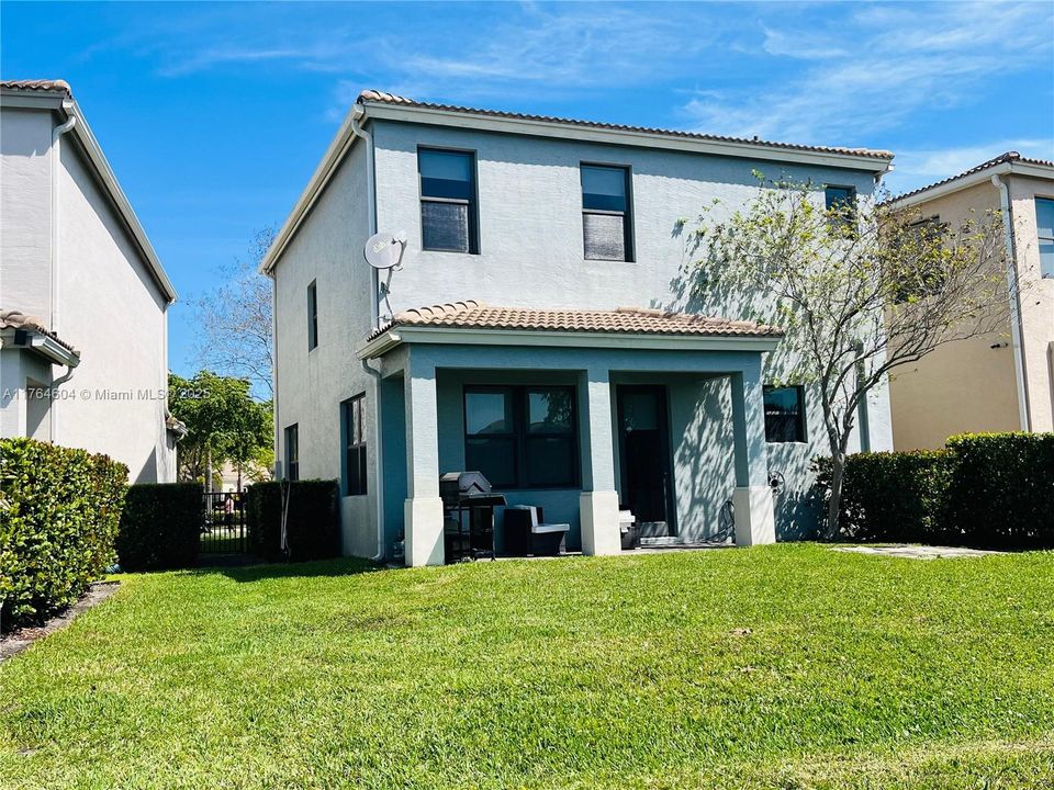 For Sale: $760,000 (3 beds, 2 baths, 1965 Square Feet)