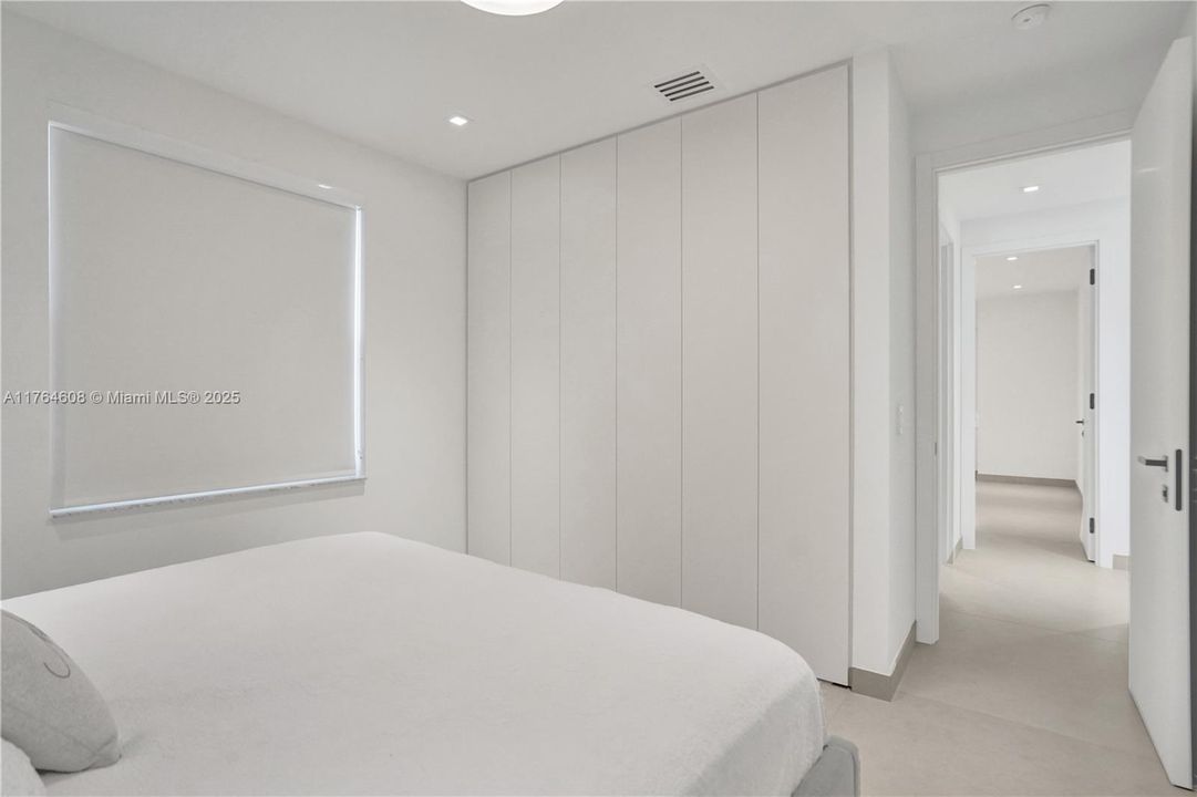 For Sale: $1,700,000 (5 beds, 3 baths, 2437 Square Feet)