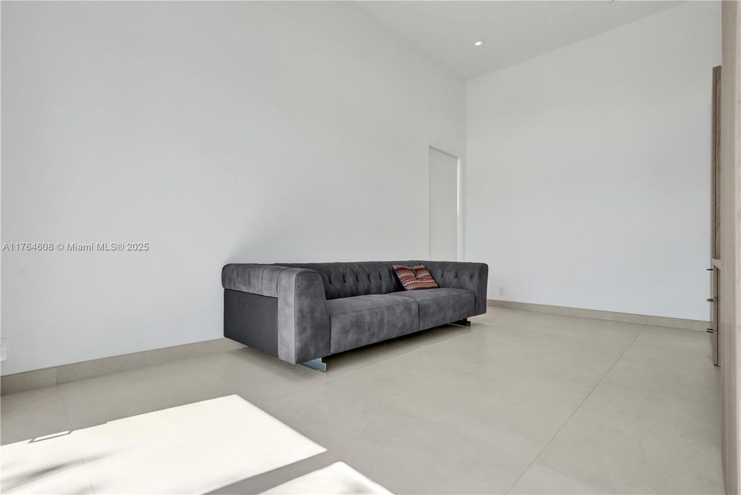 For Sale: $1,700,000 (5 beds, 3 baths, 2437 Square Feet)