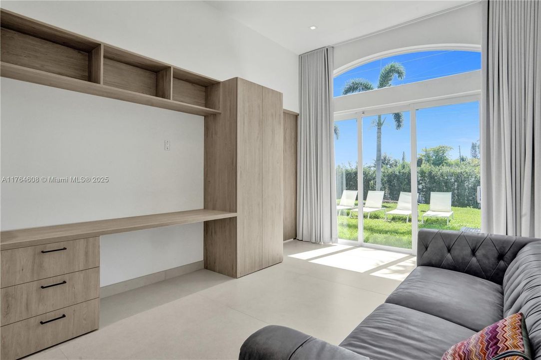 For Sale: $1,700,000 (5 beds, 3 baths, 2437 Square Feet)