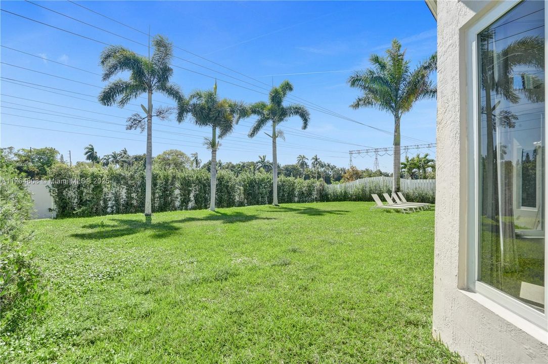 For Sale: $1,700,000 (5 beds, 3 baths, 2437 Square Feet)