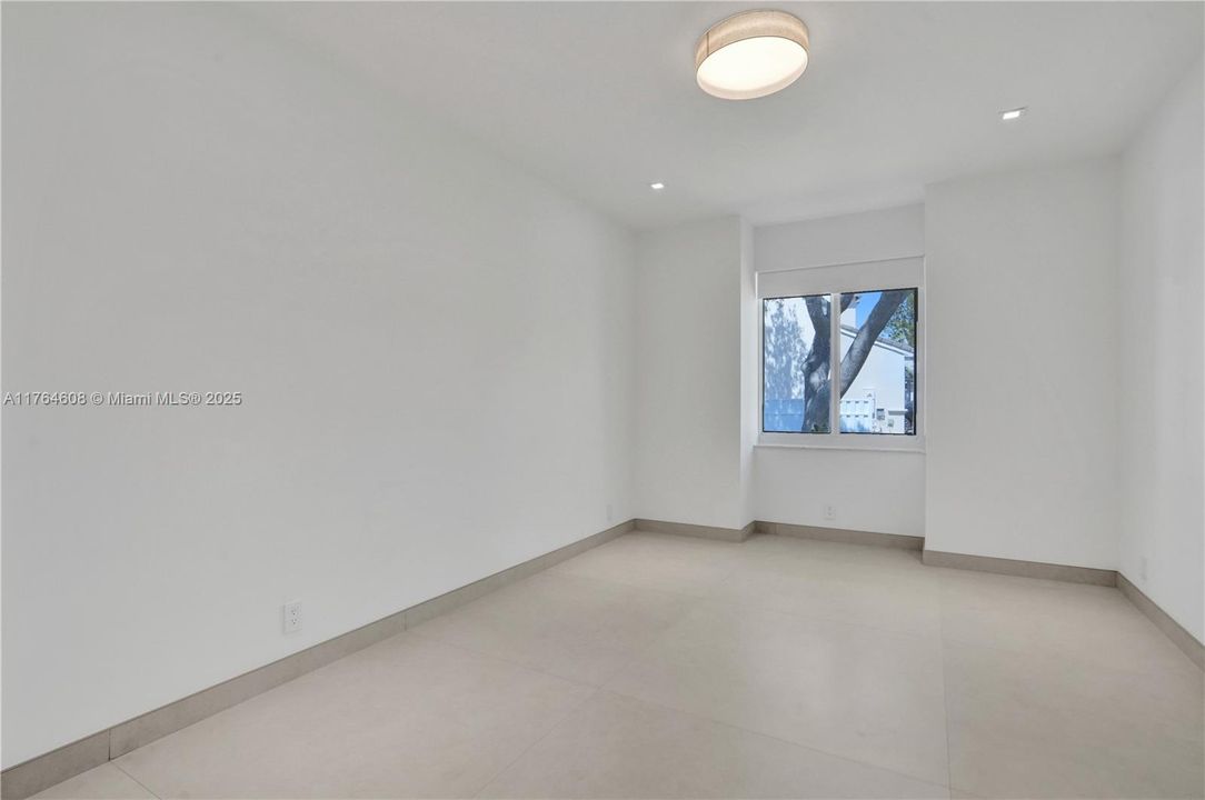For Sale: $1,700,000 (5 beds, 3 baths, 2437 Square Feet)