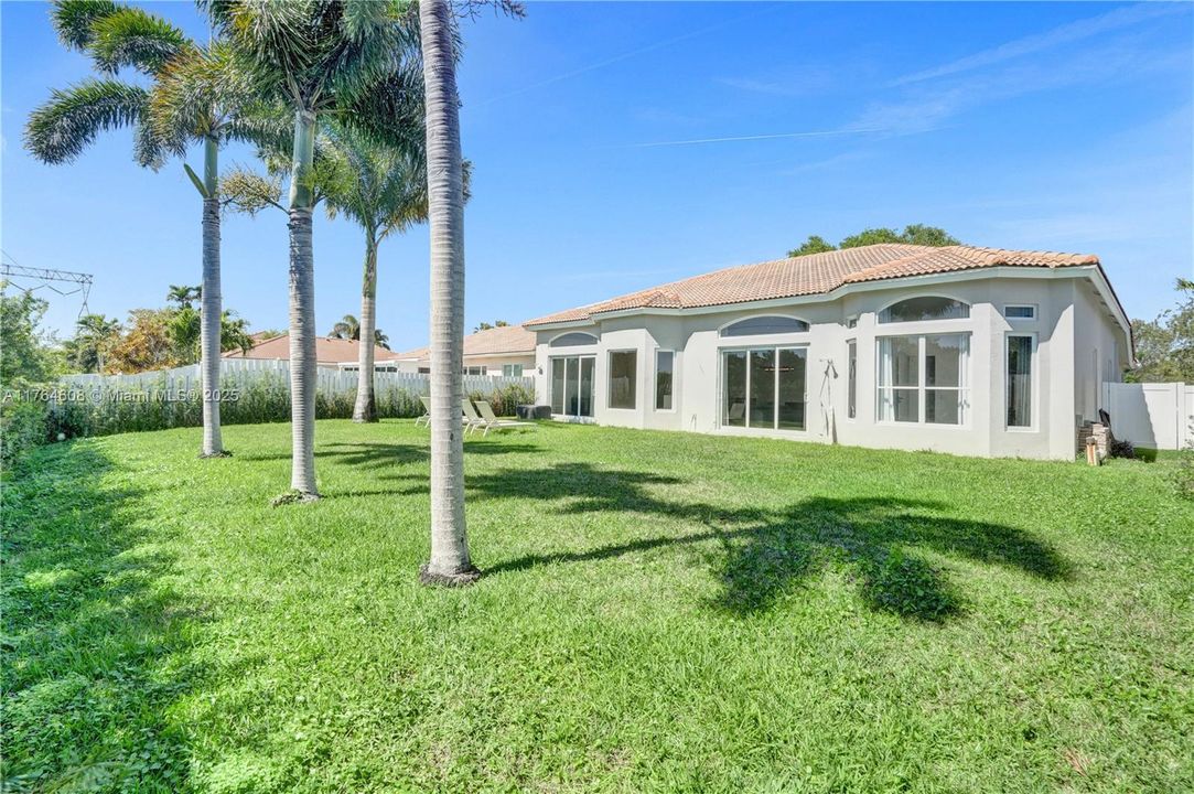 For Sale: $1,700,000 (5 beds, 3 baths, 2437 Square Feet)