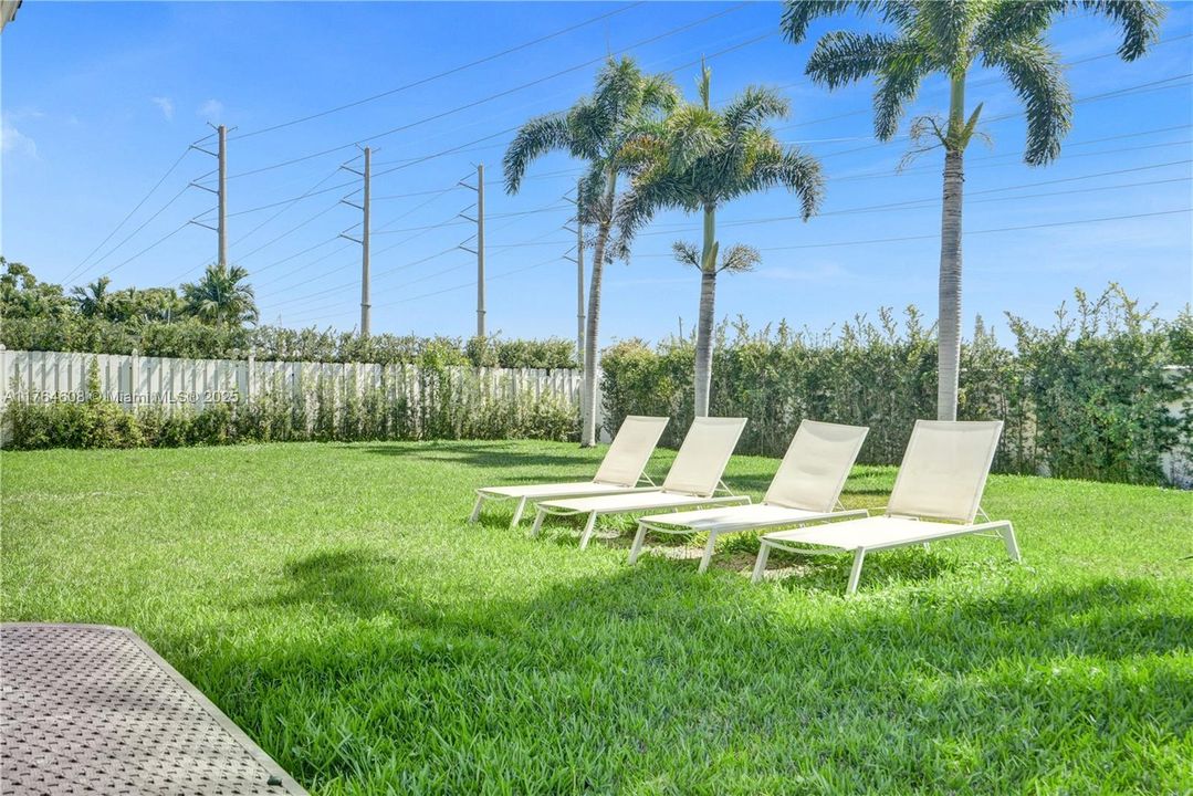 For Sale: $1,700,000 (5 beds, 3 baths, 2437 Square Feet)
