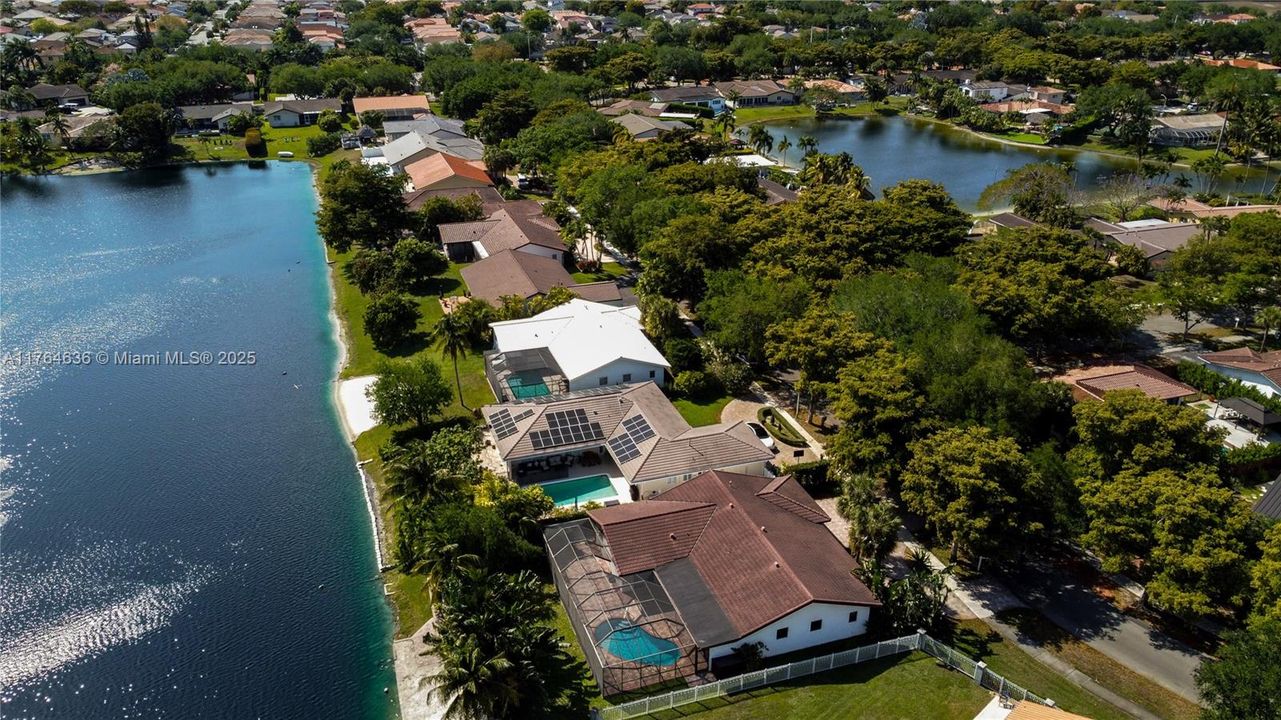 Recently Sold: $980,000 (4 beds, 3 baths, 2085 Square Feet)