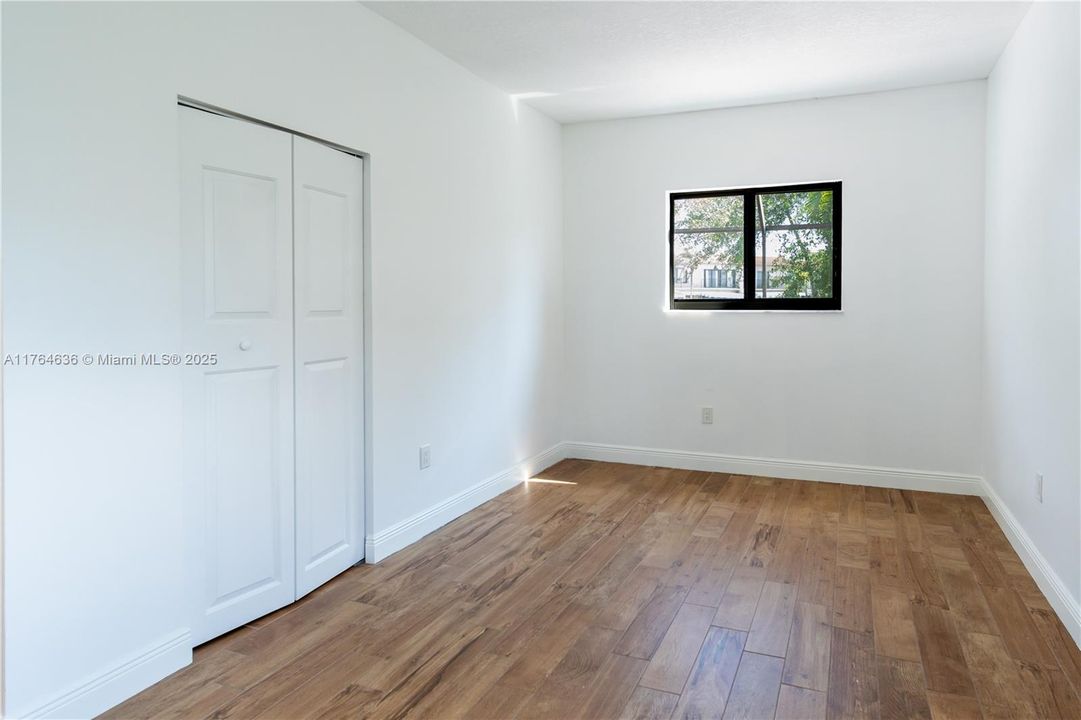 Recently Sold: $980,000 (4 beds, 3 baths, 2085 Square Feet)