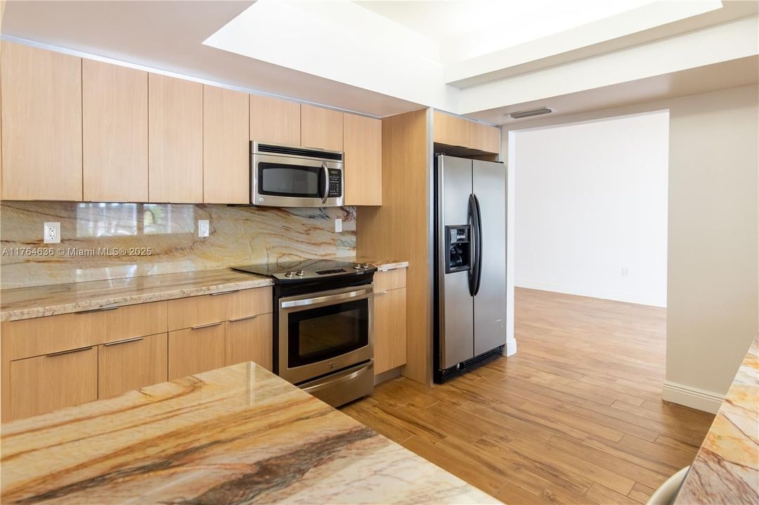 Recently Sold: $980,000 (4 beds, 3 baths, 2085 Square Feet)