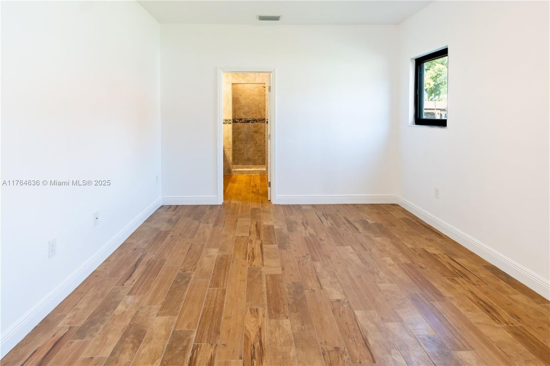 Recently Sold: $980,000 (4 beds, 3 baths, 2085 Square Feet)